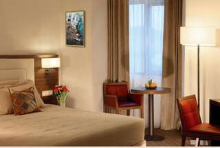 Отель Central Plaza Hotel Пьятра-Нямц Улучшенный двухместный номер с 1 кроватью-1